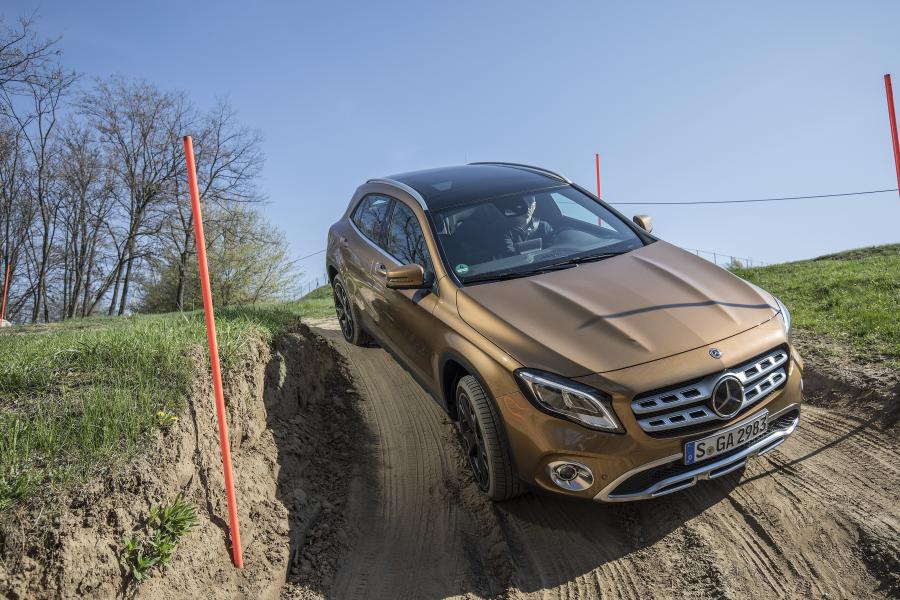  Mercedes-Benz GLA220 4Matic 2017 года  (WW) (фото 22 из 28)